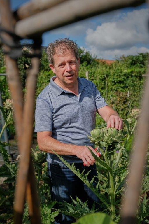 Wildplukkende restaurants halen voedsel uit de Belgische natuur